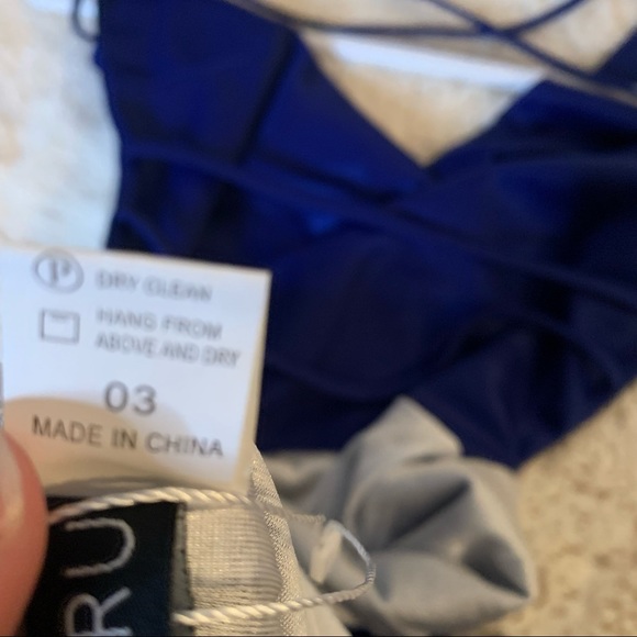 Mokoru Spandex and Poly Form Fitting, Backless Dress Size 3/Small. Royal Blue. - Picture 5 of 10